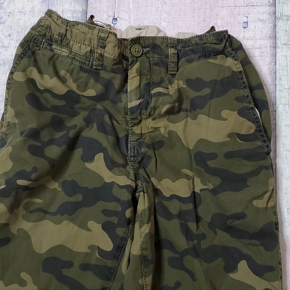 GapKids Lined Camo Jogger Pants - Picture 5 of 9